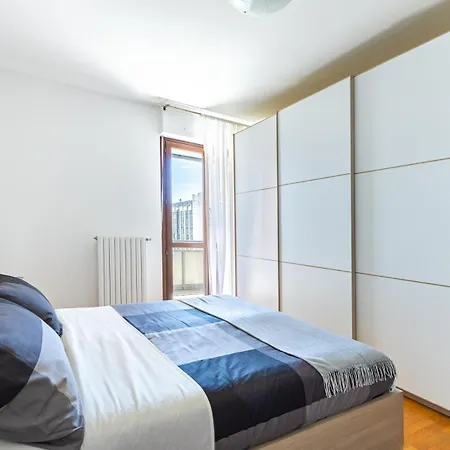Ampio Porta Susa Turin